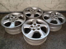 Laden Sie das Bild in den Galerie-Viewer, 4x Alufelge 15 Zoll 6.0" 5x114.3 50ET Glanz Silber 560-C75 Kia Mpv Premacy FEL6644407889ve