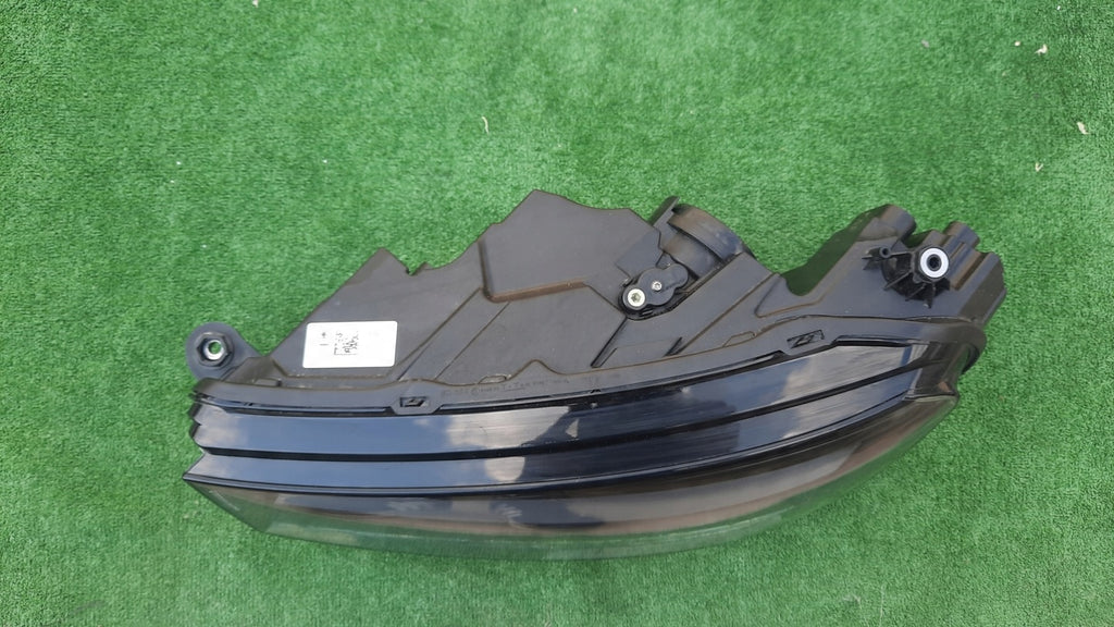 Frontscheinwerfer Skoda Fabia 6VB941015 Links Scheinwerfer Headlight