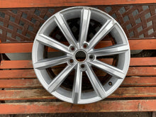 Load image into Gallery viewer, 1x Alufelge 17 Zoll 7.0&quot; 5x112 40ET Glanz Silber 3G0601025BP VW Passat B8