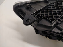 Laden Sie das Bild in den Galerie-Viewer, Frontscheinwerfer Mercedes-Benz Vito W447 A4479065800 Rechts oder Links