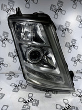 Load image into Gallery viewer, Frontscheinwerfer Volvo 22239244 Xenon Rechts Scheinwerfer Headlight SCH2502409329gs