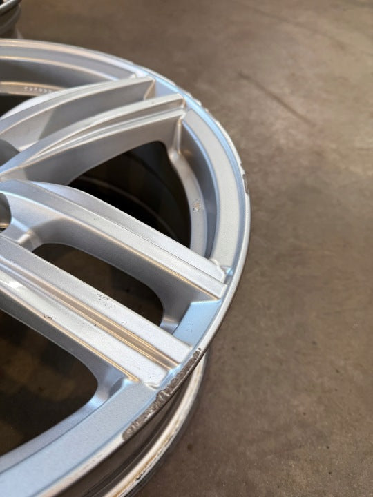 4x Alufelge 17 Zoll 7.0" 5x112 49ET Silber AT70749V21 Rim Wheel FEL9421050780vy