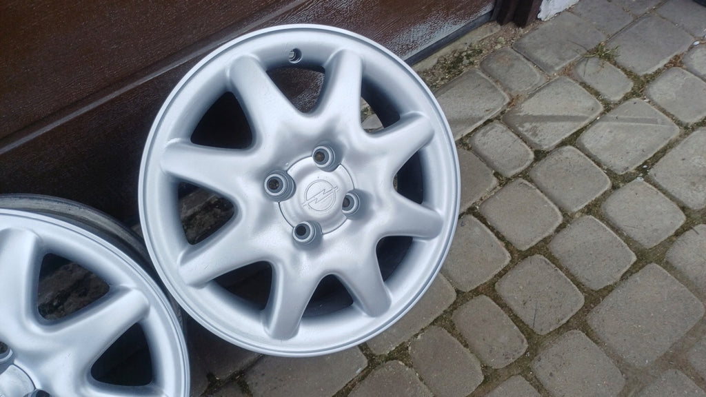 4x Alufelge 15 Zoll 5.5" 4x100 46ET Opel Vectra Kadett Combo Rim Wheel FEL8345600306xy