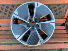 Laden Sie das Bild in den Galerie-Viewer, 1x Alufelge 18 Zoll 7.5" 5x112 46ET Glanz Graphit 5FA601025K Mg Leon Rim Wheel FEL2956169583ql