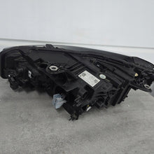 Laden Sie das Bild in den Galerie-Viewer, Frontscheinwerfer BMW 2 Active Tourer U06 5A42248 LED Rechts Headlight SCH2502933873om