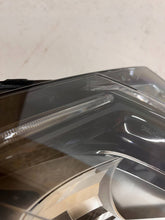 Load image into Gallery viewer, Frontscheinwerfer Skoda Superb III 3V1941015C LED Ein Stück (Rechts oder Links)