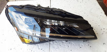 Laden Sie das Bild in den Galerie-Viewer, Frontscheinwerfer Skoda Superb III 3V1941015C Full LED Rechts oder Links