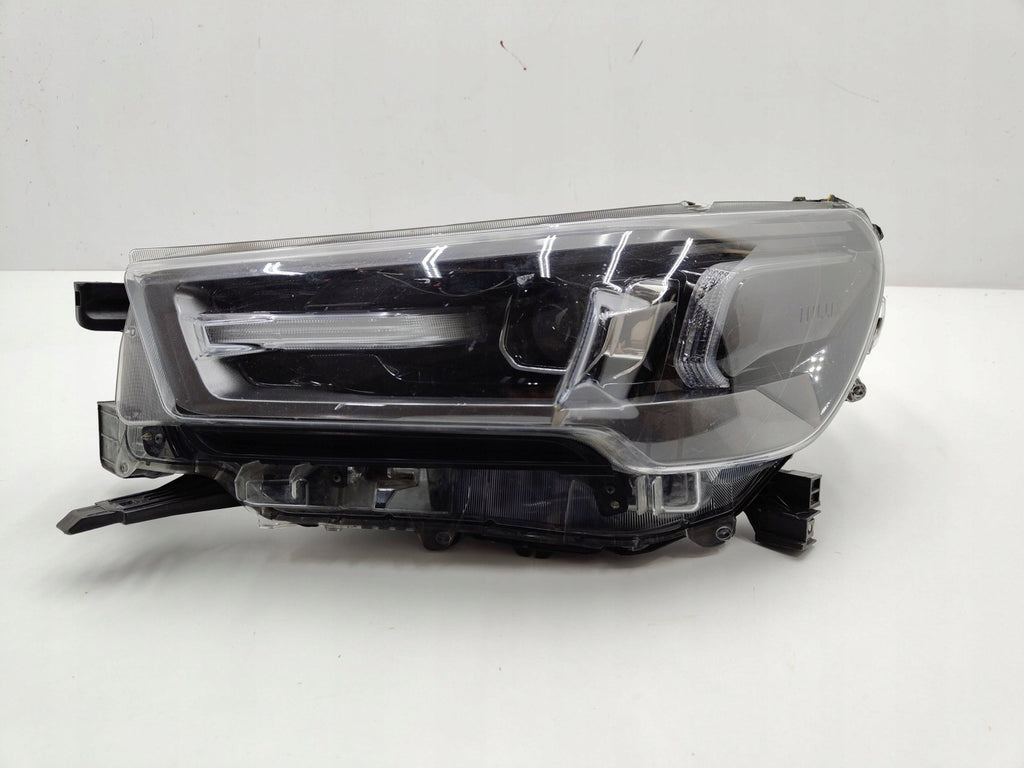 Frontscheinwerfer Toyota Hilux VIII Links Scheinwerfer Headlight SCH2048015696ar
