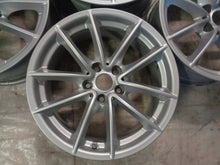 Laden Sie das Bild in den Galerie-Viewer, 4x Alufelge 17 Zoll 7.5" 5x112 27ET Silber 6868217 BMW 5 Touring G31 G30 FEL4282015412ej