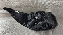 Laden Sie das Bild in den Galerie-Viewer, Frontscheinwerfer Kia Picanto Links Scheinwerfer Headlight SCH2332753467xv