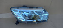 Laden Sie das Bild in den Galerie-Viewer, Frontscheinwerfer Dacia Sandero II 260103529R 90114431 Rechts Headlight