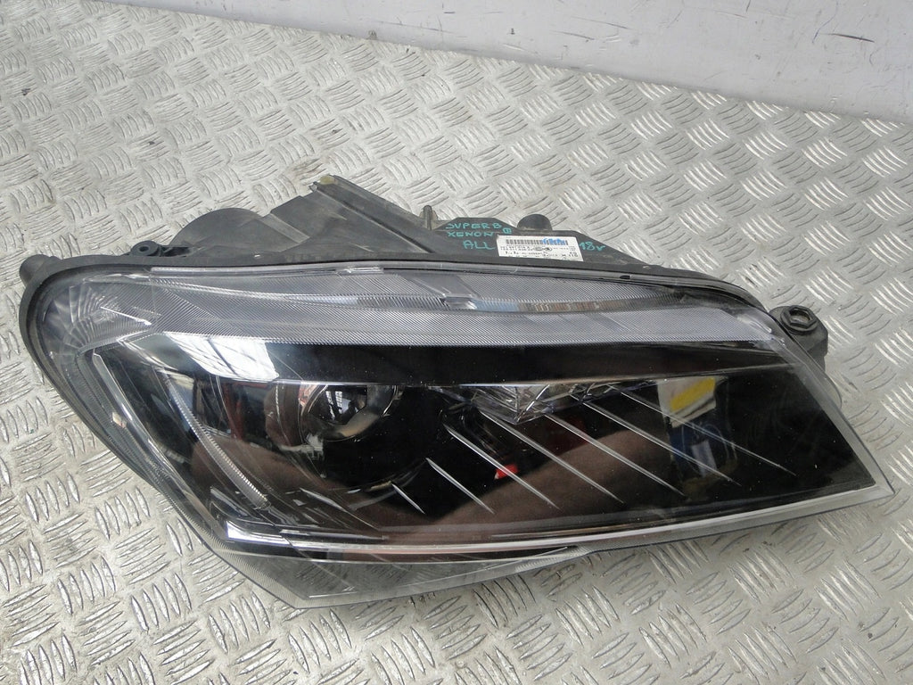 Frontscheinwerfer Skoda Superb III 3V1941016A LED Ein Stück (Rechts oder Links)