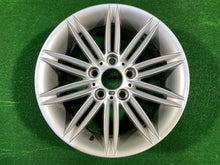 Laden Sie das Bild in den Galerie-Viewer, 1x Alufelge 17 Zoll 7.0" 5x120 47ET 8040047 BMW 1 E81 E87 Rim Wheel FEL9105678471it