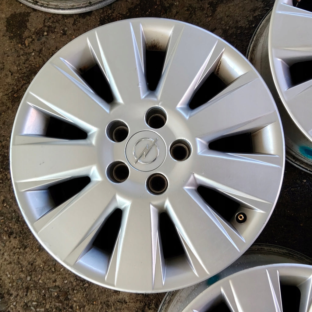 4x Alufelge 16 Zoll 6.5" 5x110 41ET Glanz Silber Opel Vectra Rim Wheel FEL6805933878ru