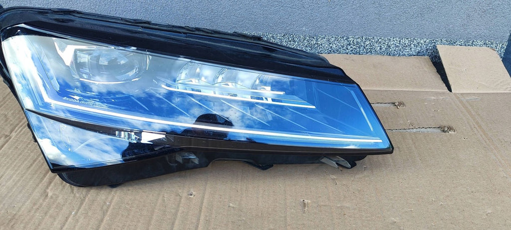 Frontscheinwerfer Skoda Superb III 2308202311502040001 Full LED Rechts Headlight SCH3619643492et