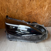 Laden Sie das Bild in den Galerie-Viewer, Frontscheinwerfer Toyota Yaris Cross Full LED Rechts Scheinwerfer Headlight SCH4405009594db