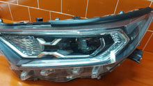Load image into Gallery viewer, Frontscheinwerfer Toyota V 81185-42A33 LED Links Scheinwerfer Headlight