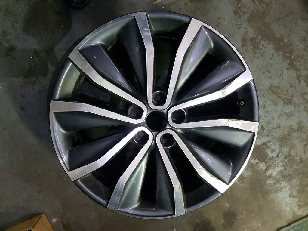 1x Alufelge 19 Zoll 7.0" 5x114.3 40ET 403005400R Renault Megane 1 Koleos Kadjar