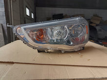 Laden Sie das Bild in den Galerie-Viewer, Frontscheinwerfer Mitsubishi Asx P9135L L9135R Xenon Rechts oder Links