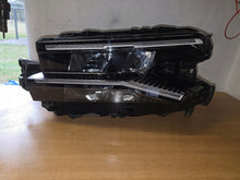 Laden Sie das Bild in den Galerie-Viewer, Frontscheinwerfer Citroën C5 Aircross 9845038080 LED Links Headlight SCH2288071377ph