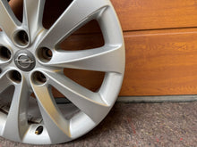 Laden Sie das Bild in den Galerie-Viewer, 1x Alufelge 17 Zoll 7.0&quot; 5x105 42ET OP067 Opel Astra J Mokka X Rim Wheel