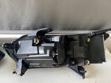 Laden Sie das Bild in den Galerie-Viewer, Frontscheinwerfer Dacia Sandero III Jogger 260602561R 260107920R LED Ein Satz