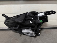 Laden Sie das Bild in den Galerie-Viewer, Frontscheinwerfer Maserati I 06703034730 Rechts Scheinwerfer Headlight SCH7323288964zf