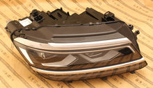 Laden Sie das Bild in den Galerie-Viewer, Frontscheinwerfer VW Tiguan 5NB941082C Full LED Rechts Scheinwerfer Headlight