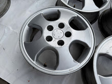Laden Sie das Bild in den Galerie-Viewer, 4x Alufelge 15 Zoll 6.0&quot; 5x110 49ET Glanz Silber Opel Astra Rim Wheel
