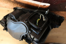 Laden Sie das Bild in den Galerie-Viewer, Frontscheinwerfer BMW 3 E93 E92 7162127 7182508 Xenon Rechts oder Links