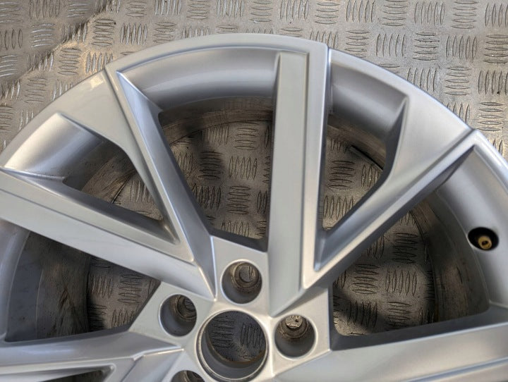 1x Alufelge 18 Zoll 7.0" 5x100 39ET 657601025A Skoda Kamiq Rim Wheel FEL1173033055bk