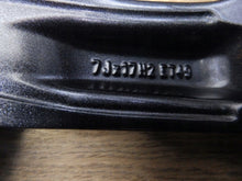 Laden Sie das Bild in den Galerie-Viewer, 1x Alufelge 17 Zoll 7.0&quot; 5x112 49ET Glanz Silber 5E0601025 Skoda Octavia Iii