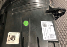Laden Sie das Bild in den Galerie-Viewer, Frontscheinwerfer Mercedes-Benz W463 A4639067700 Links Scheinwerfer Headlight SCH3183666123bb