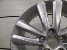 Load image into Gallery viewer, 1x Alufelge 18 Zoll 6.5&quot; 5x114.3 48ET Glanz Silber 52910-2S310 Hyundai Tucson