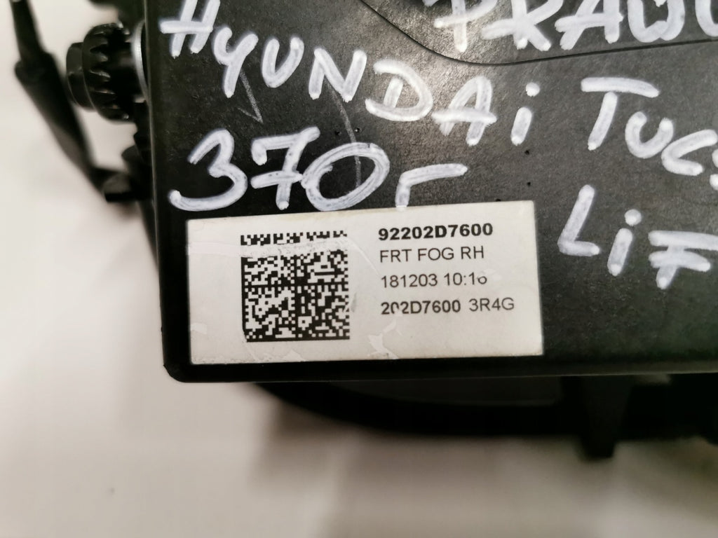 Frontscheinwerfer Hyundai Tucson 92202D7600 Rechts Scheinwerfer Headlight SCH2076420110hb