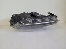 Laden Sie das Bild in den Galerie-Viewer, Frontscheinwerfer Dacia Duster 260609367R Links Scheinwerfer Headlight SCH2315108429bz