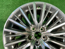 Laden Sie das Bild in den Galerie-Viewer, 1x Alufelge 18 Zoll 7.0&quot; 5x114.3 38ET Mitsubishi Outlander Rim Wheel