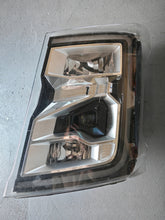 Laden Sie das Bild in den Galerie-Viewer, Frontscheinwerfer Ford JC4613E015AD Links Scheinwerfer Headlight SCH3328094211lc