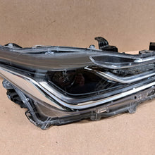 Laden Sie das Bild in den Galerie-Viewer, Frontscheinwerfer Toyota Corolla 8111002T51 LED Rechts Scheinwerfer Headlight