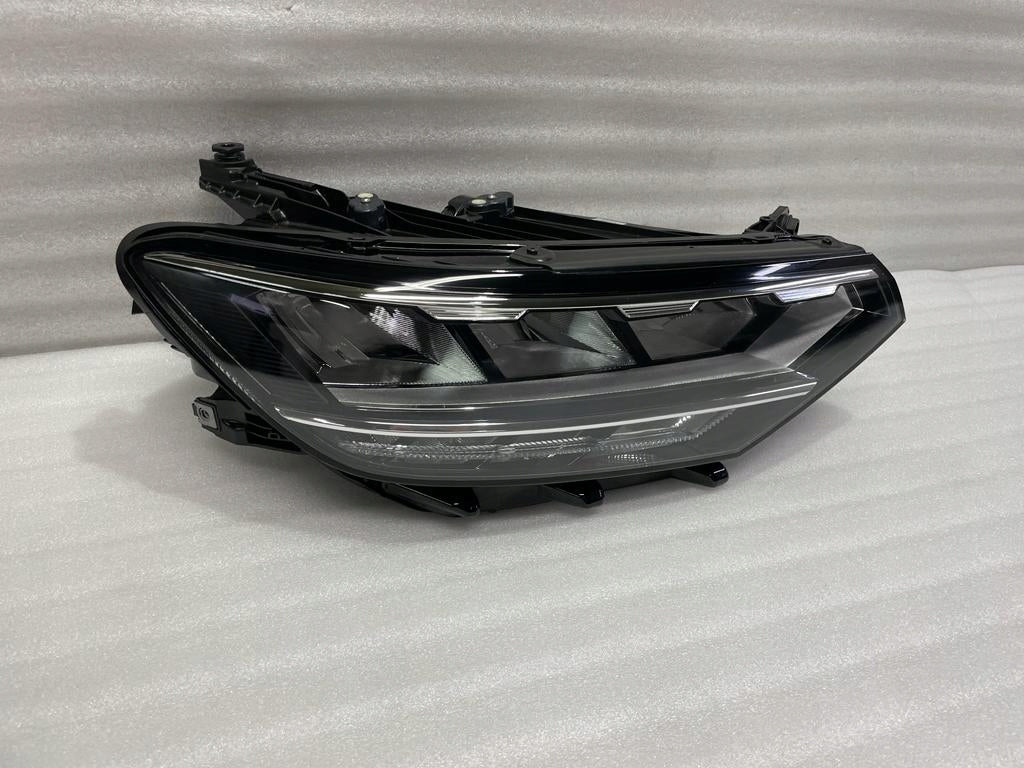 Frontscheinwerfer VW Passat B8 3G1941035P full LED Ein Stück (Rechts oder Links)