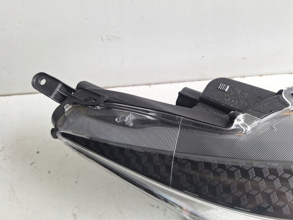 Frontscheinwerfer Toyota Yaris LED Rechts Scheinwerfer Headlight