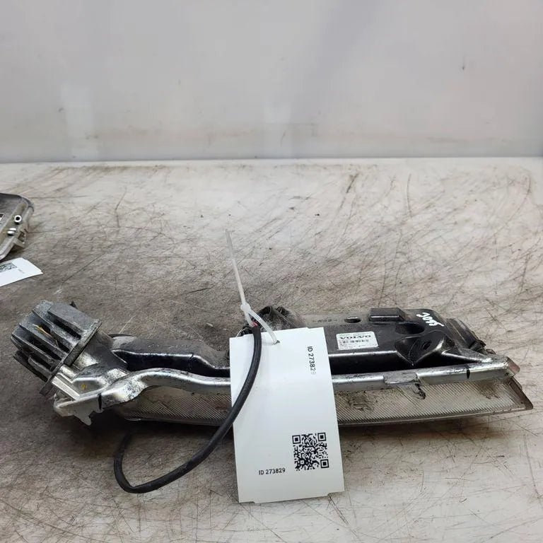 Frontscheinwerfer Volvo V60 I 31353289 Vorderseite Scheinwerfer Headlight SCH2559353255pk