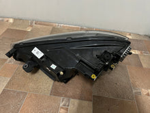 Laden Sie das Bild in den Galerie-Viewer, Frontscheinwerfer VW Taigo 2G7941035 Full LED Ein Stück (Rechts oder Links) SCH7220142662jx