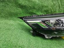 Laden Sie das Bild in den Galerie-Viewer, Frontscheinwerfer Mitsubishi L200 8301D382 LED Rechts Scheinwerfer Headlight