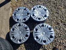 Laden Sie das Bild in den Galerie-Viewer, 4x Alufelge 17 Zoll 6.5" 5x112 38ET Glanz Schwarz 5QF601027 Audi Super Rim Wheel FEL7643546952tp