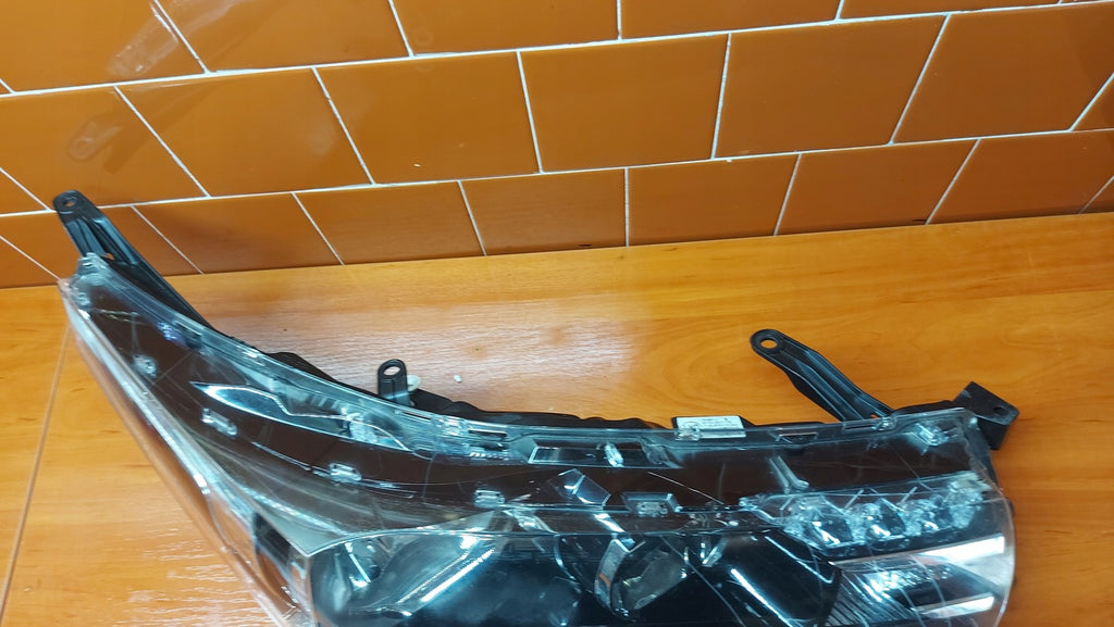 Frontscheinwerfer Toyota Corolla 81110-01E71 LED Rechts Scheinwerfer Headlight SCH7060442002hk