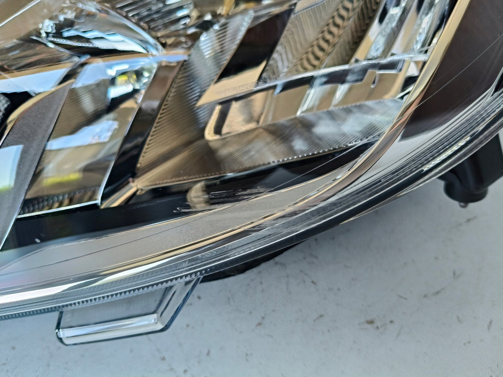 Frontscheinwerfer Ford Fiesta I MK8-L1BB-13E015-AE LED Links Headlight SCH8410209494br