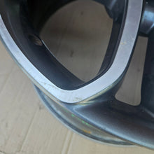 Laden Sie das Bild in den Galerie-Viewer, 1x Alufelge 18 Zoll 8.0" 5x112 45ET Glanz A2074012502 Mercedes-Benz Coupe Mg FEL1968548685qp