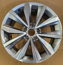 Laden Sie das Bild in den Galerie-Viewer, 1x Alufelge 17 Zoll 7.0" 5x112 45ET 2GA601025P VW T-Roc I Rim Wheel FEL2456737423za