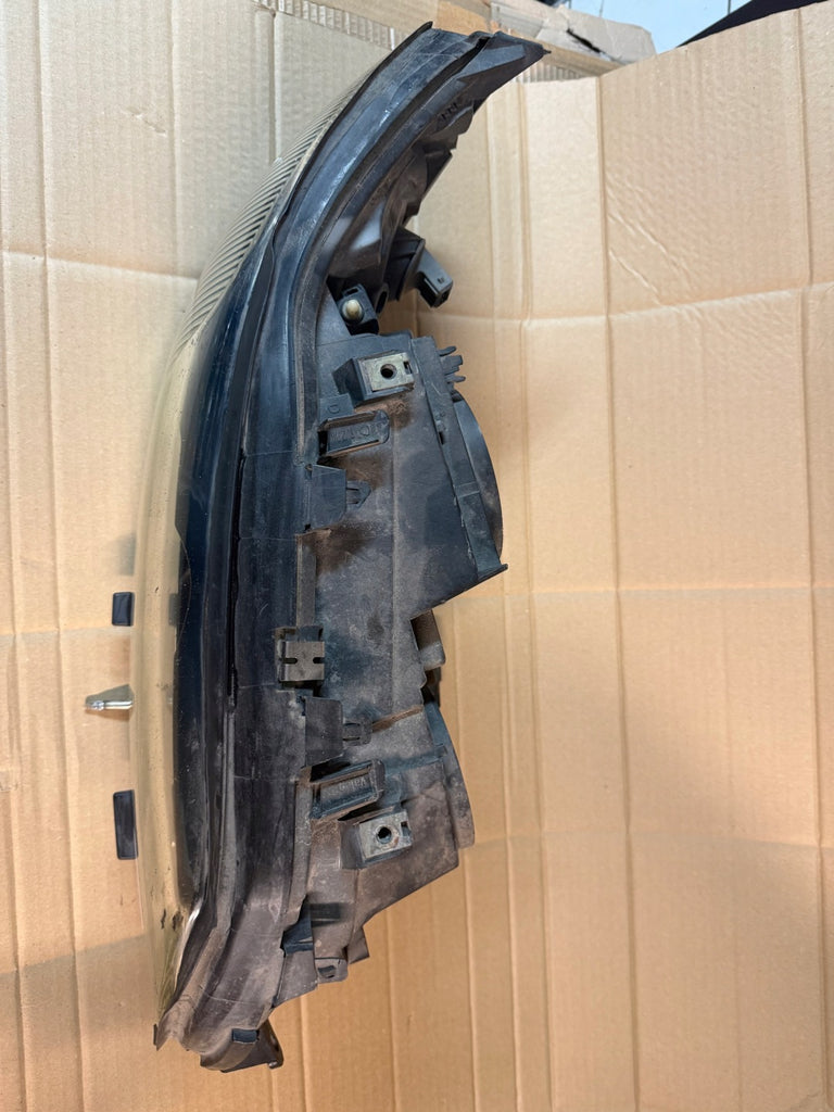 Frontscheinwerfer Volvo V70 S60 30655906 Rechts Scheinwerfer Headlight SCH7153375949qi